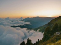 爱一番三分钟走读：先看证据是不是太薄，再把对比写成同口径（写作也能用）